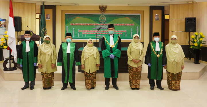 Ketua PTA Padang lantik  dua Hakim Tinggi, dan satu Ketua Pengadilan Agama