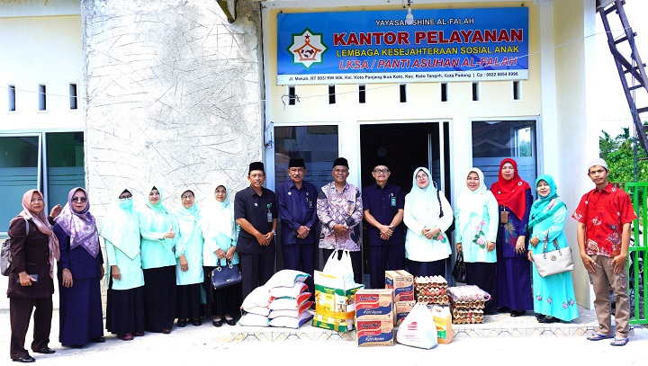 Anjangsana Dan Bakti Sosial Ke Panti Asuhan Al Falah Padang Dalam