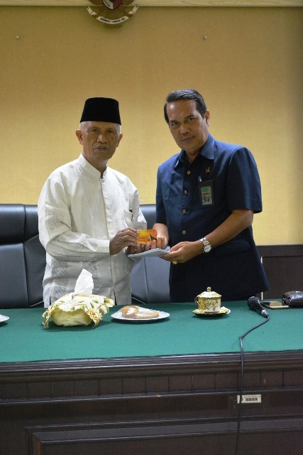 Baznas Provinsi Sumatera Barat Serahkan Npwz