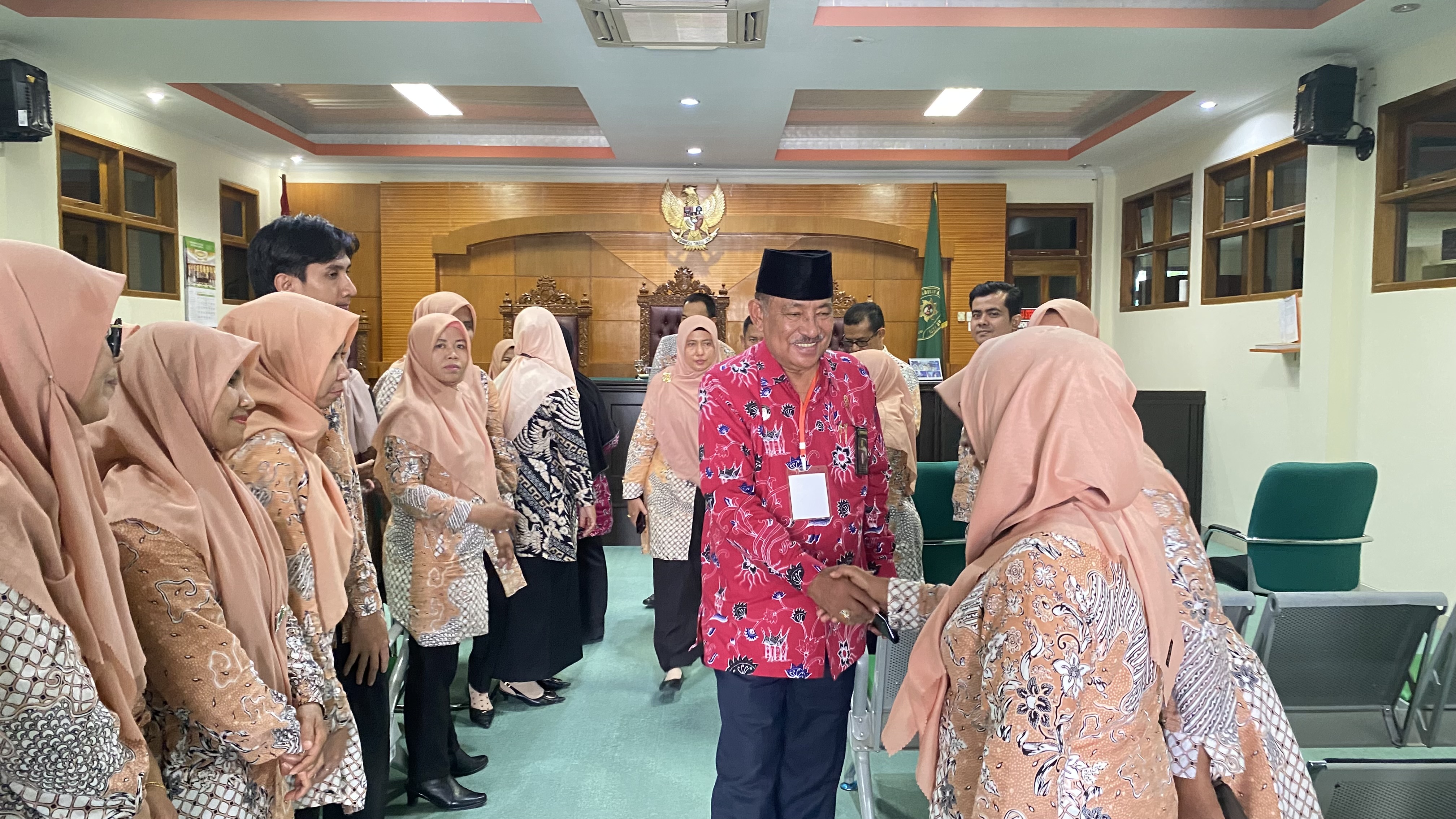 Ketua PTA Sumatera Barat Melakukan Pembinaan dan Silaturahim ke Beberapa Pengadilan Agama di Sumatera Barat